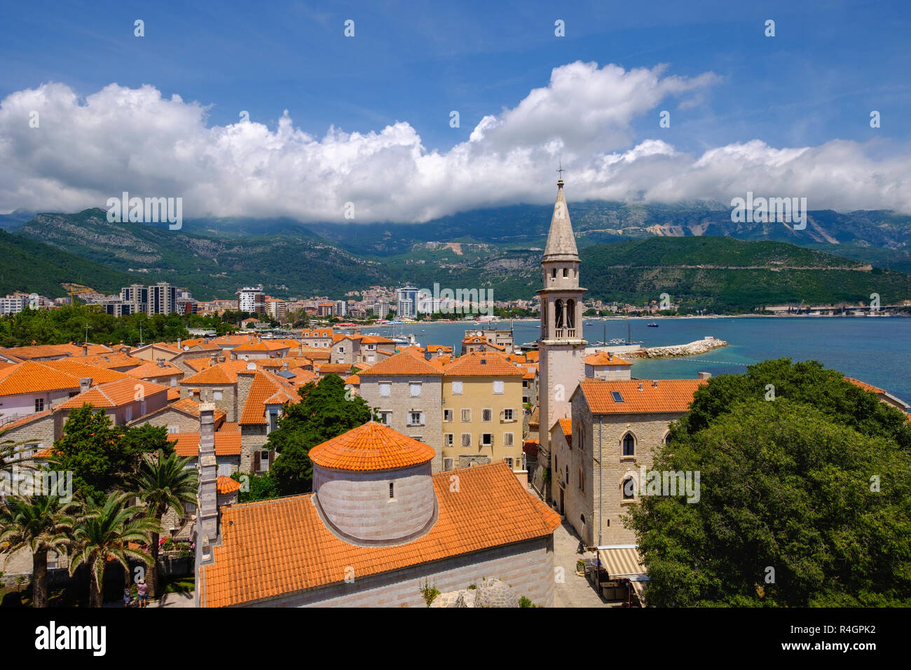 Vista della città vecchia, Budva, costa adriatica, Montenegro Foto Stock