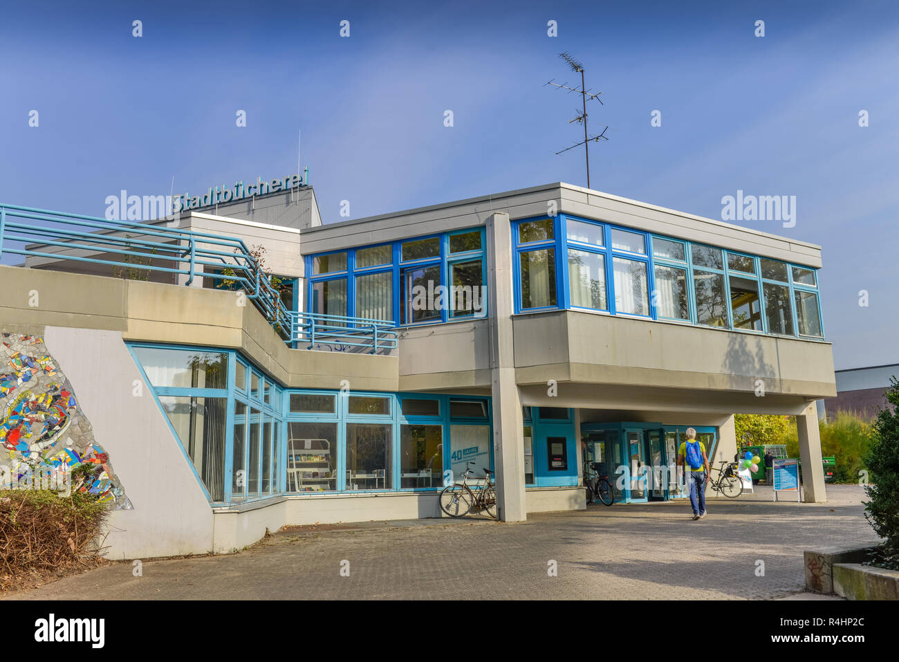 District central library, Eva-Maria-Buch-Haus, Götzstrasse, tempio corte, Berlino, Germania, Bezirkszentralbibliothek, Goetzstrasse, Tempelhof, Deutschl Foto Stock