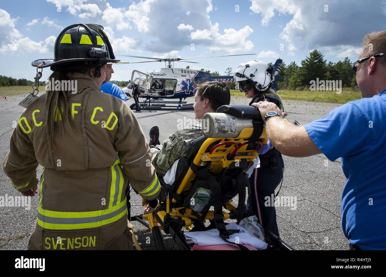 Sistema comunitario di esercitare nel profondo della gamma Eglin compresi 96TW primi responder, 6 Ranger del battaglione di formazione personale e di Okala County primi responder tra gli altri. L'esercizio di valutazione azioni Ranger e la base e le risposte locali sia per la caduta di un fulmine e elicottero incidente. Foto Stock