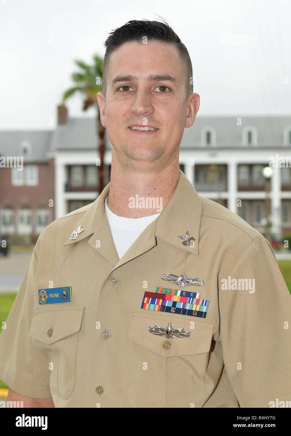 PENSACOLA, Fla. (26 ottobre 2018) Il Centro per la guerra informatica formazione (CIWT) selezionato Cryptologic tecnico (tecnico) 1a classe John Payne da guerra informatica formazione (Comando IWTC) Corry Station come suo dominio 2018 marinaio di l'anno. Payne serve come un istruttore e curriculum del corso modello per il manager di un/SLQ-32(V)3 e un/SLQ-32 (V)4 corsi di manutenzione e come un reparto specializzato per la formazione. Egli led 52 IWTC Corry Station membri del personale per la consegna di 60,486 ore di istruzione attraverso 44 corso convoca. Payne è stato anche selezionato come CIWT della metà del grado di istruttore Foto Stock