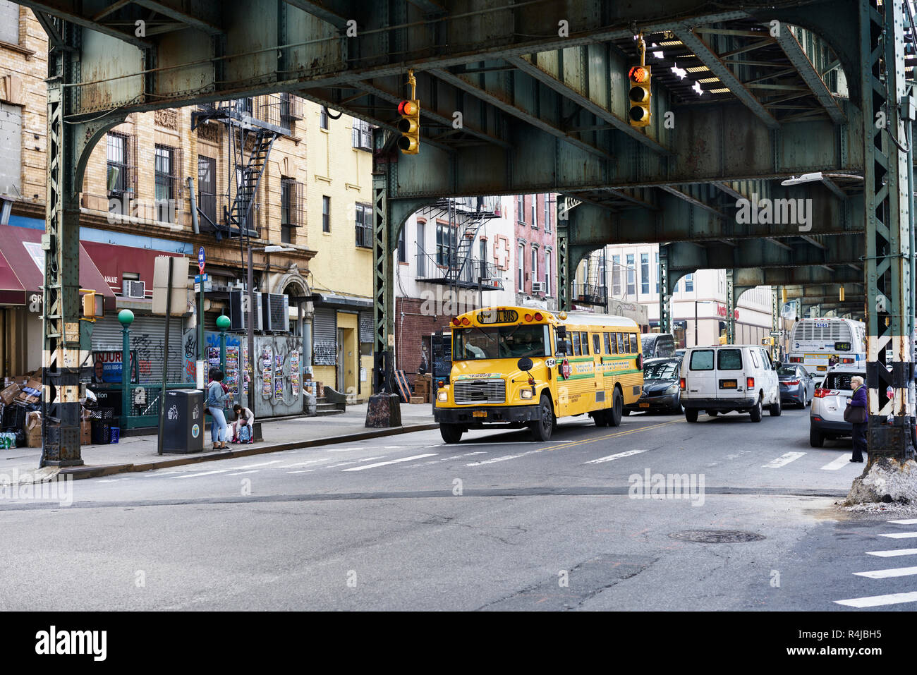 Autobus gialli a Brooklyn, New York Foto Stock