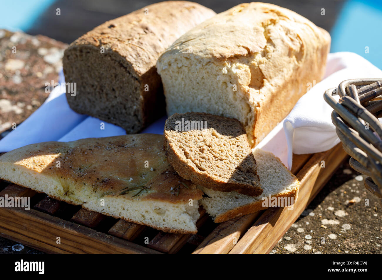Pane fresco e foccacia per il pranzo Foto Stock