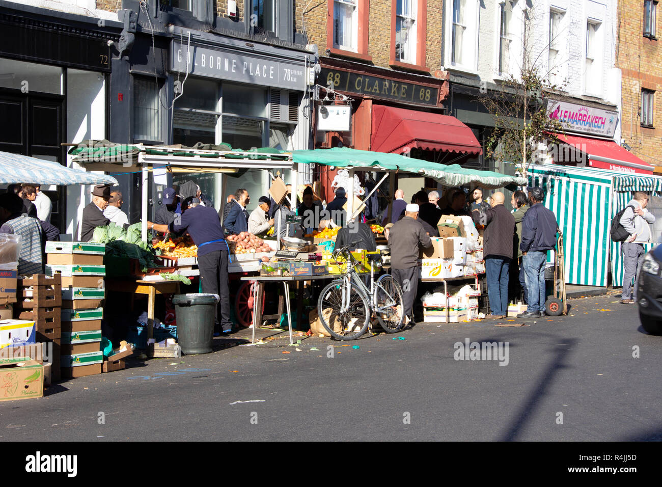 Frutta e verdura nel mercato di Portobello, Londra Foto Stock