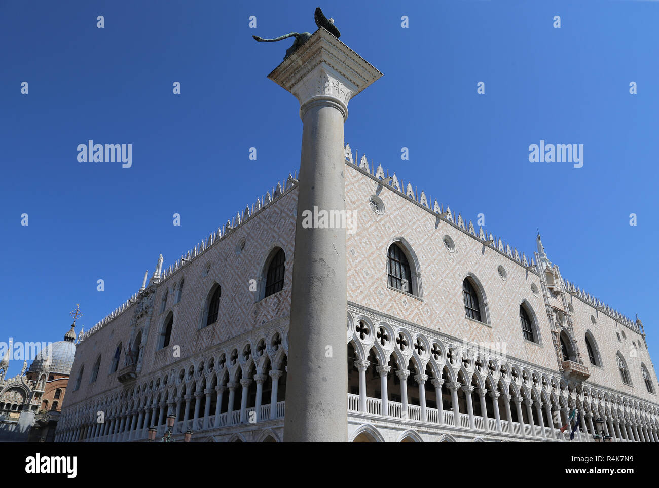L'Italia. Venezia. Il Palazzo del Doge. Xiv-XV secolo. Stile gotico veneziano. Facciata. Regione del Veneto. Foto Stock
