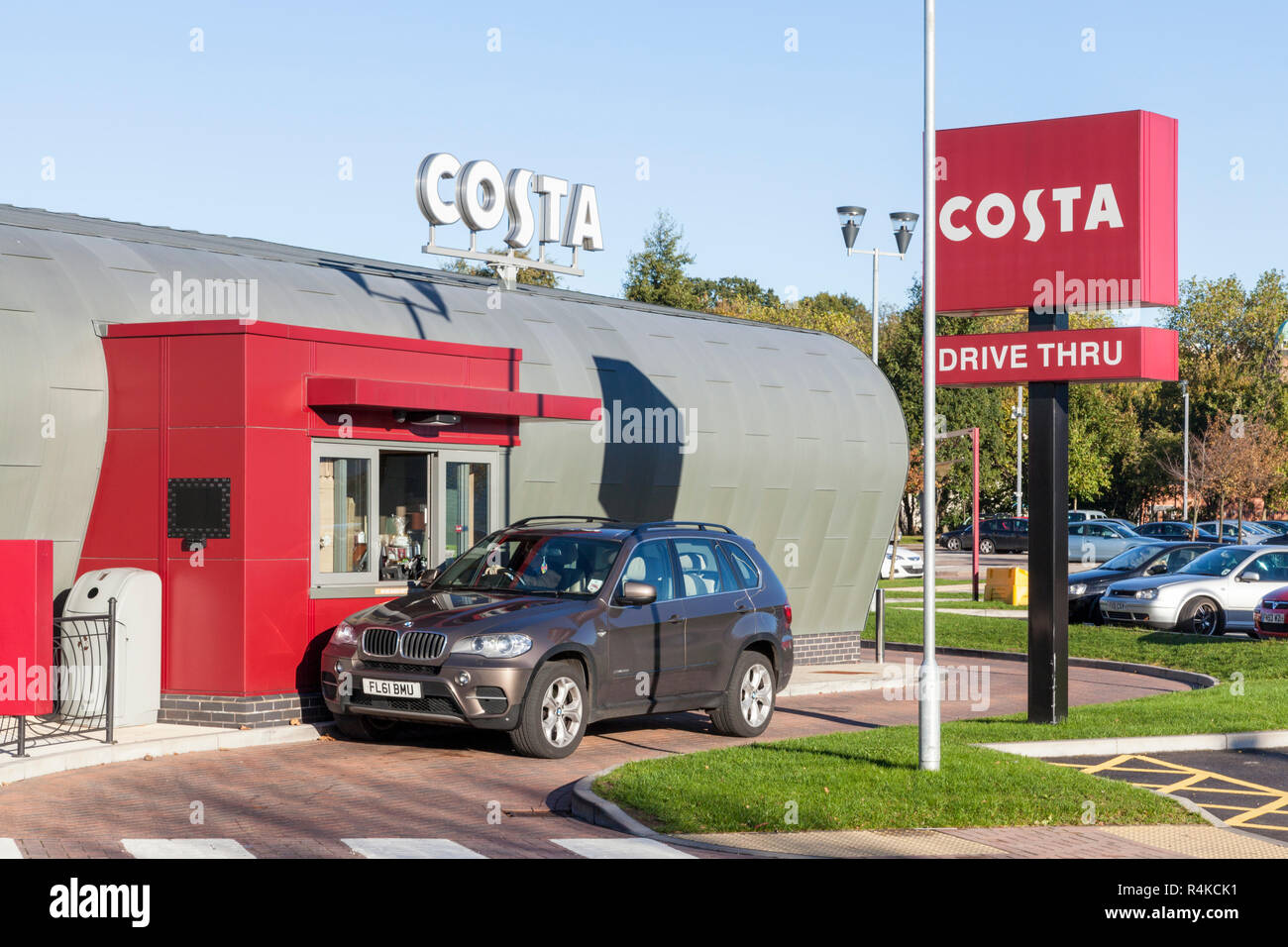 Costa Coffee Drive Thru coffee shop, Castle Marina Retail Park, Nottingham, Inghilterra, Regno Unito Foto Stock