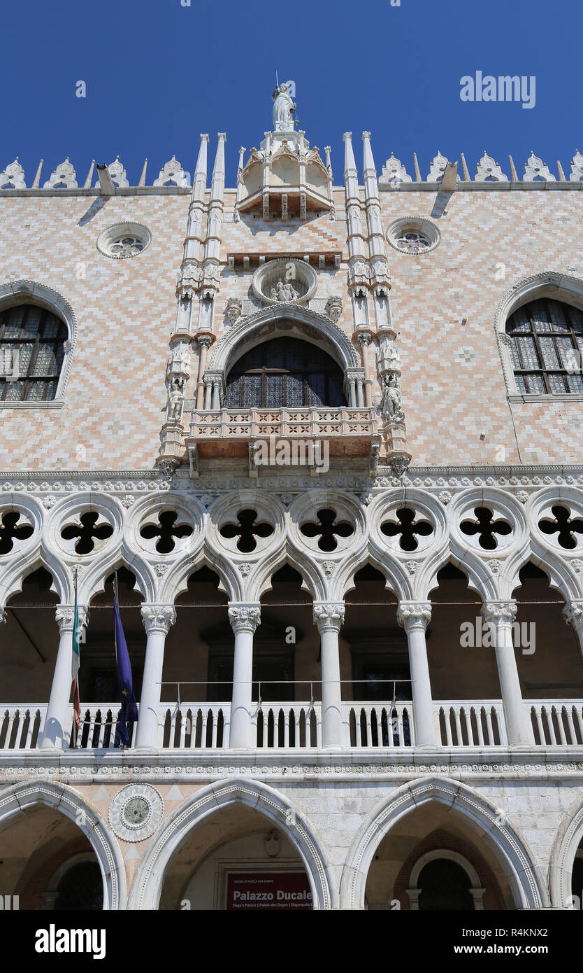 L'Italia. Venezia. Il Palazzo del Doge. Xiv-XV secolo. Stile gotico veneziano. Facciata. Regione del Veneto. Foto Stock