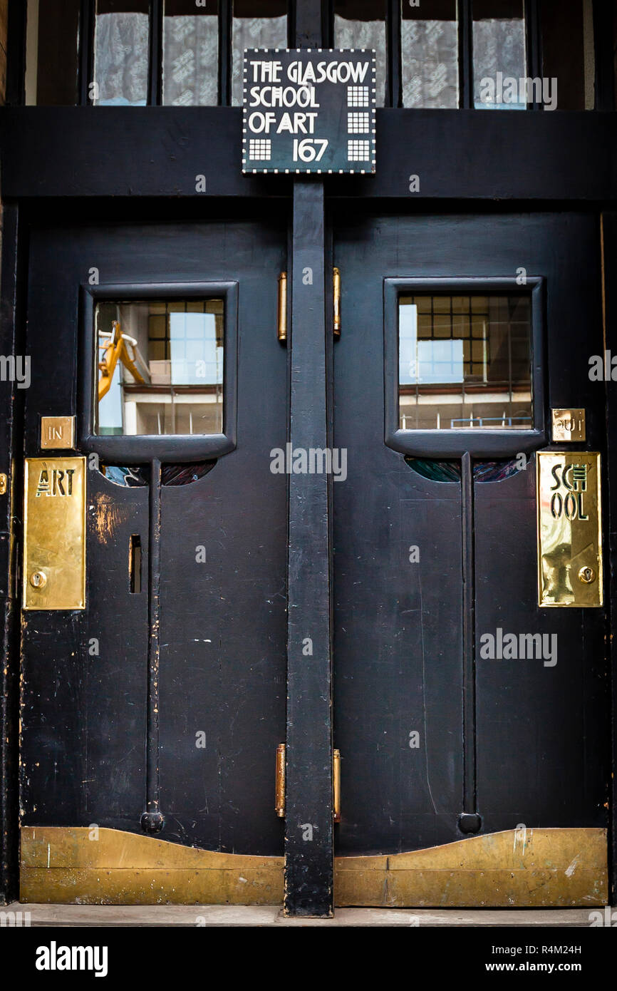 Porta della Glasgow School of Art, Scozia Foto Stock