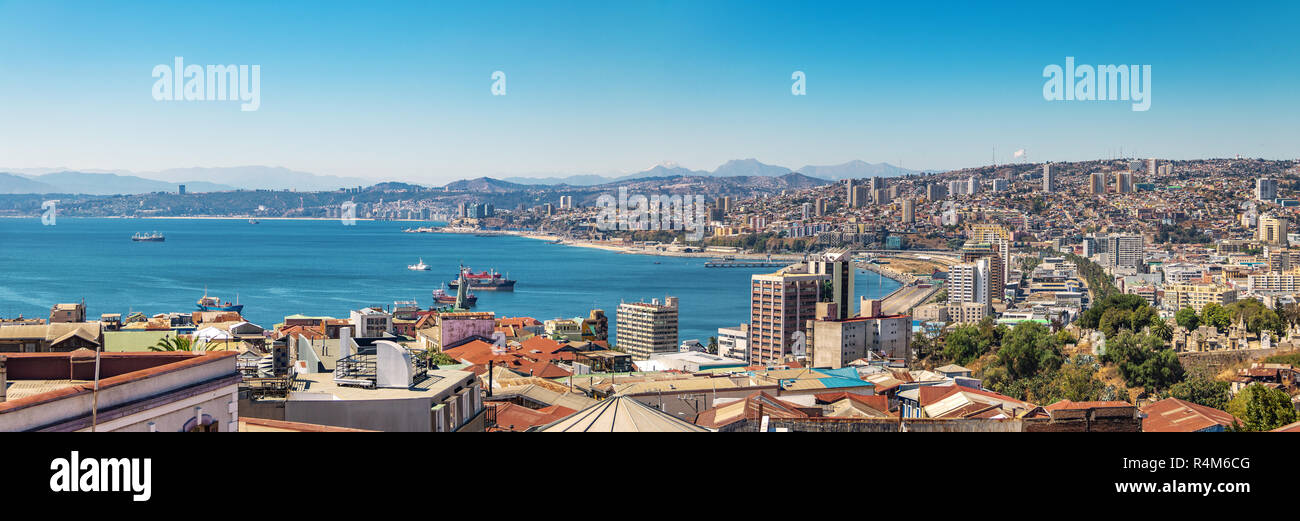 Panoramica vista aerea di Valparaiso dal Cerro Alegre Hill - Valparaiso, Cile Foto Stock