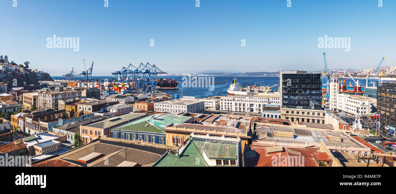 Panoramica vista aerea del Porto di Valparaiso dal Cerro Cordillera Hill - Valparaiso, Cile Foto Stock