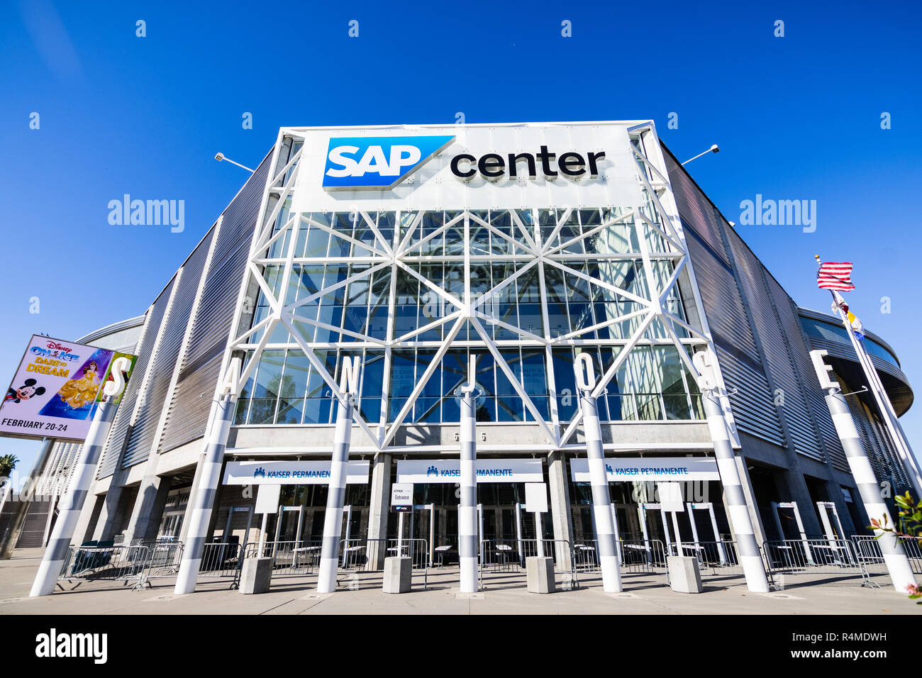 Novembre 25, 2018 San Jose / CA / STATI UNITI D'AMERICA - Centro di SAP edificio vicino al centro cittadino di San Jose, South San Francisco Bay Area; multi-purpose sport e concerti Foto Stock