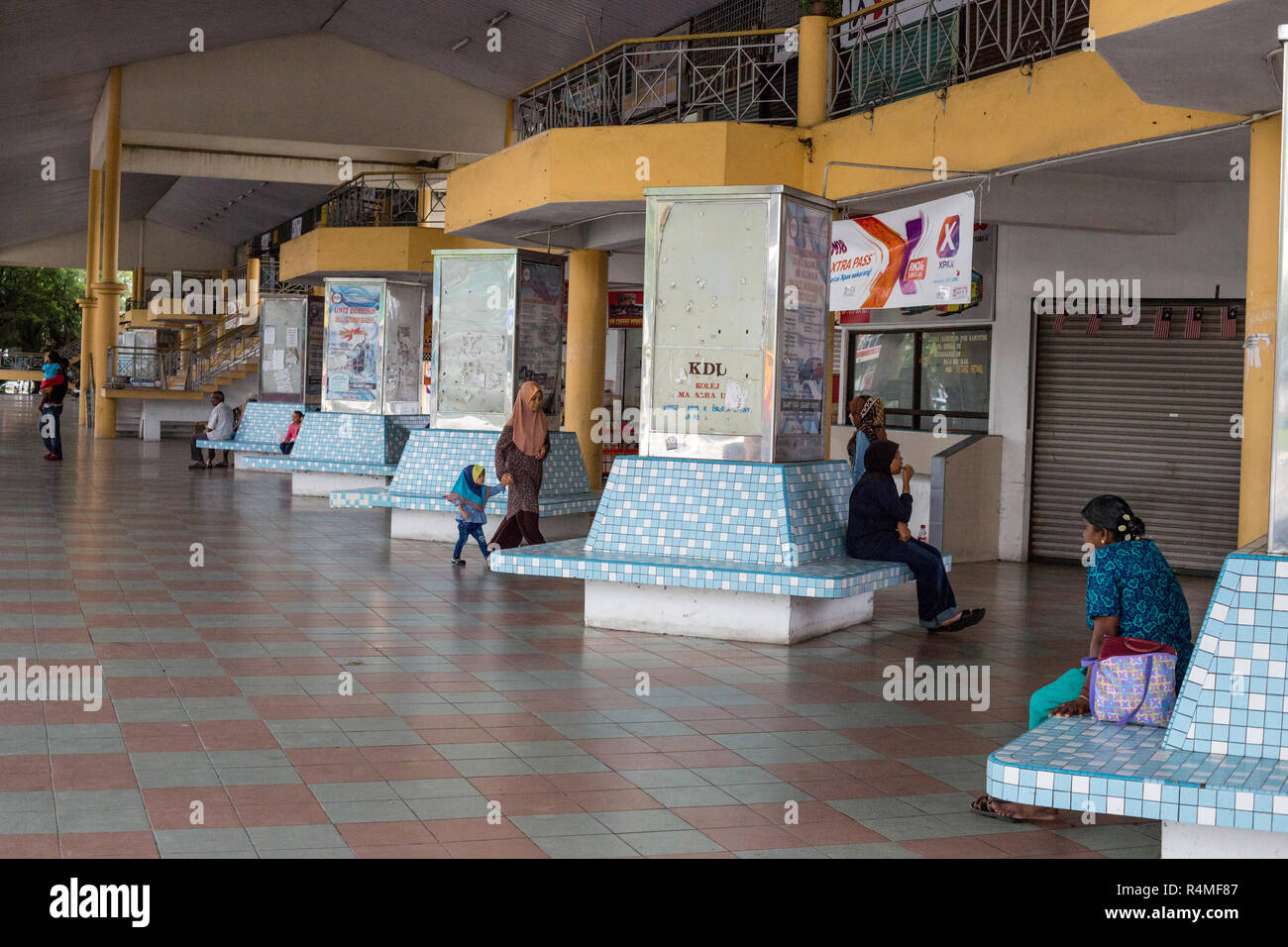 La stazione degli autobus di Area di attesa, Taiping, Malaysia. Foto Stock
