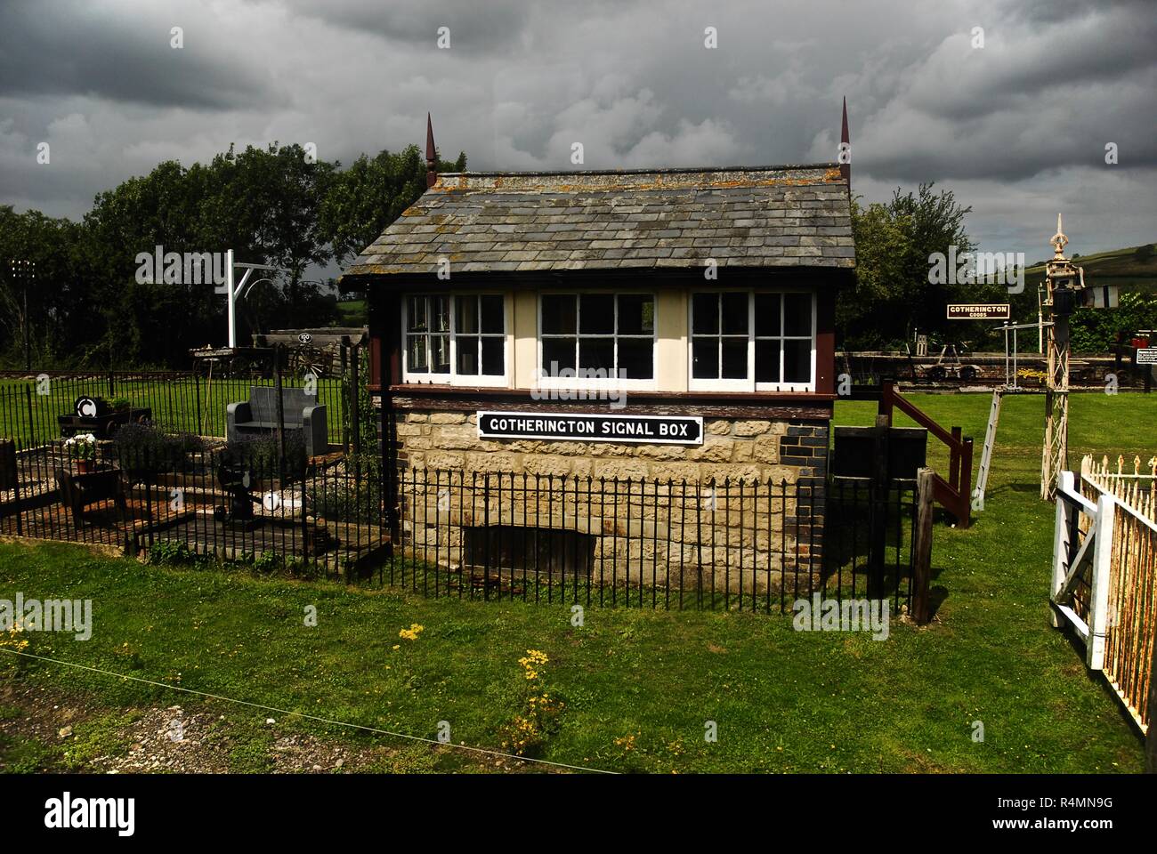 Il segnale Gotherington casella del Gloucestershire e Warwickshire Steam Railway, REGNO UNITO Foto Stock