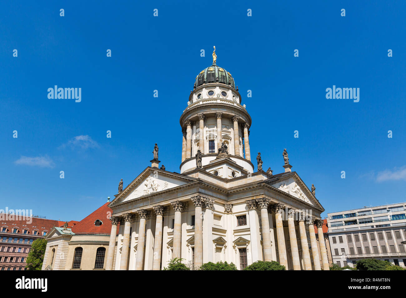 La Chiesa tedesca esterno sulla piazza Gendarmenmarkt a Berlino, Germania. Foto Stock