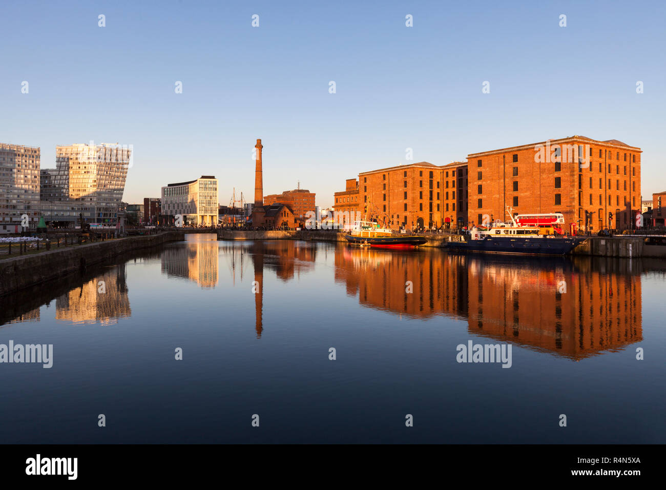 Architettura al waterfront di Liverpool, in Inghilterra Foto Stock