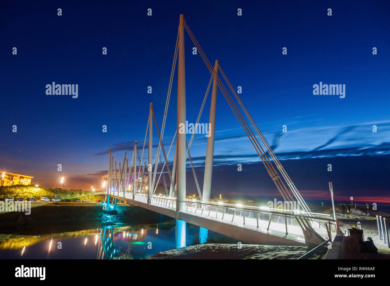 Ponte di notte in Dunkerque, Francia Foto Stock