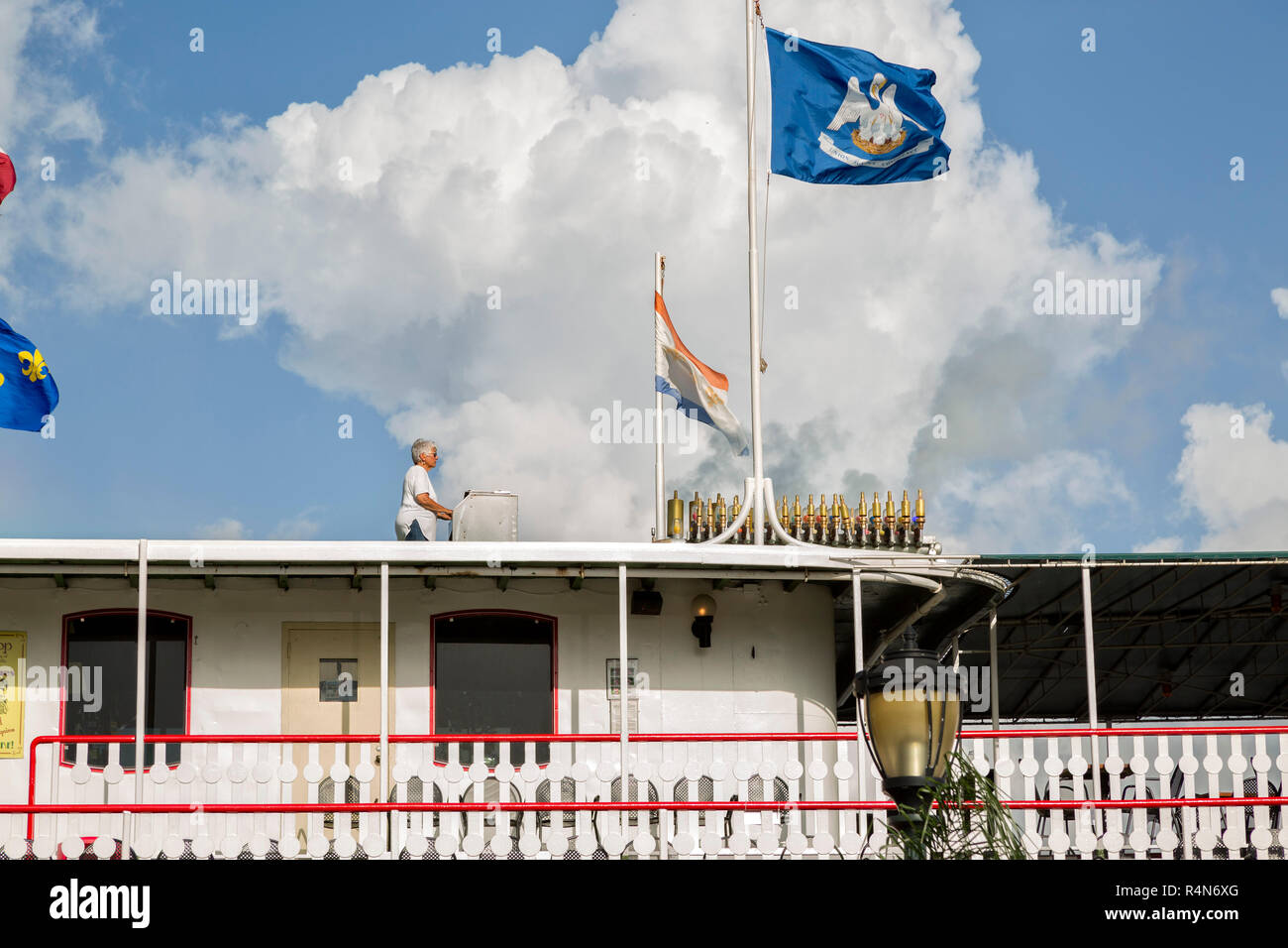 Vista ravvicinata del organo player,Debbie Fagnano, sulla famosa Natchez Steamboat, sul fiume Mississippi, in New Orleans in Louisiana. Foto Stock