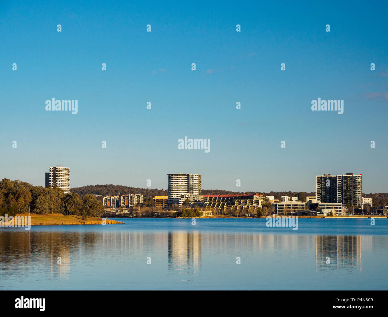 Immobili sul lago di garda in Ginninderra, Australia Foto Stock