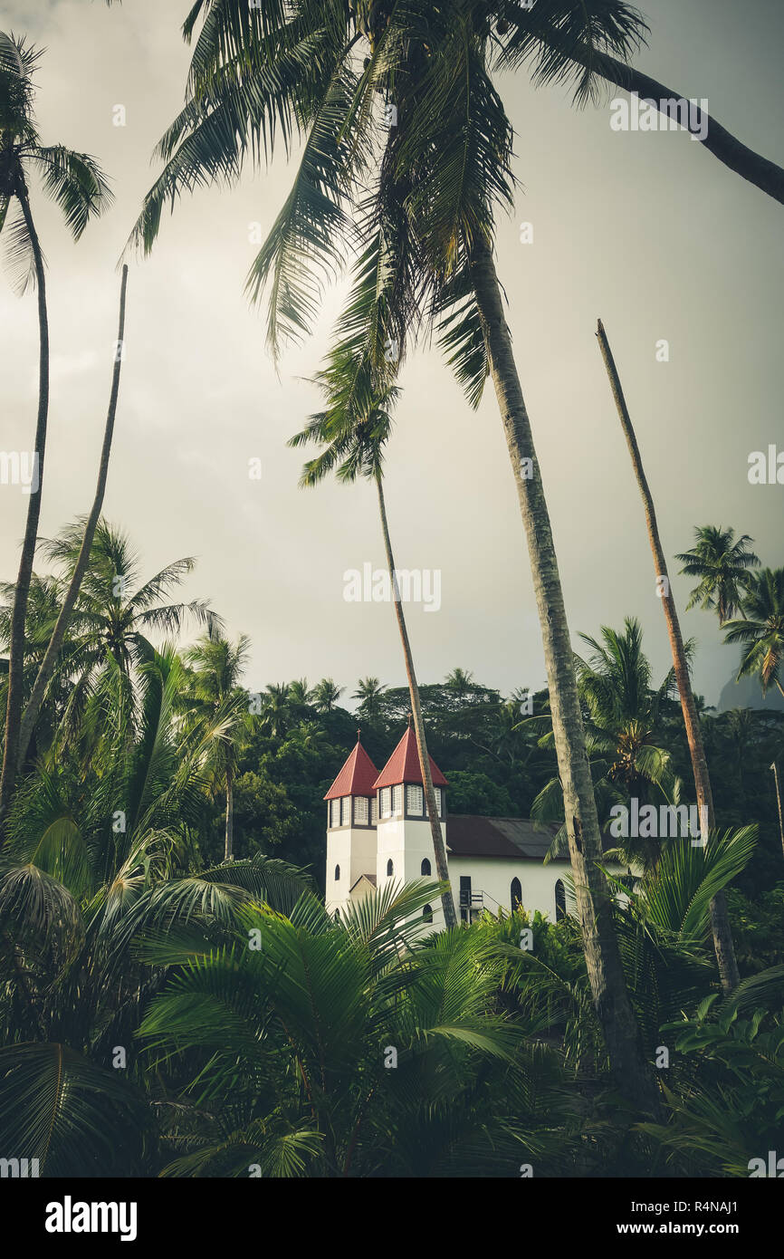 Haapiti chiesa nell'Isola di Moorea jungle, paesaggio Foto Stock
