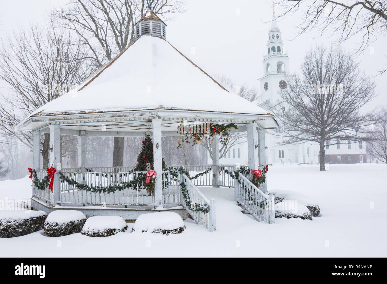 Templeton, ma città comune su un nuovo nevoso Inghilterra giorno Foto Stock