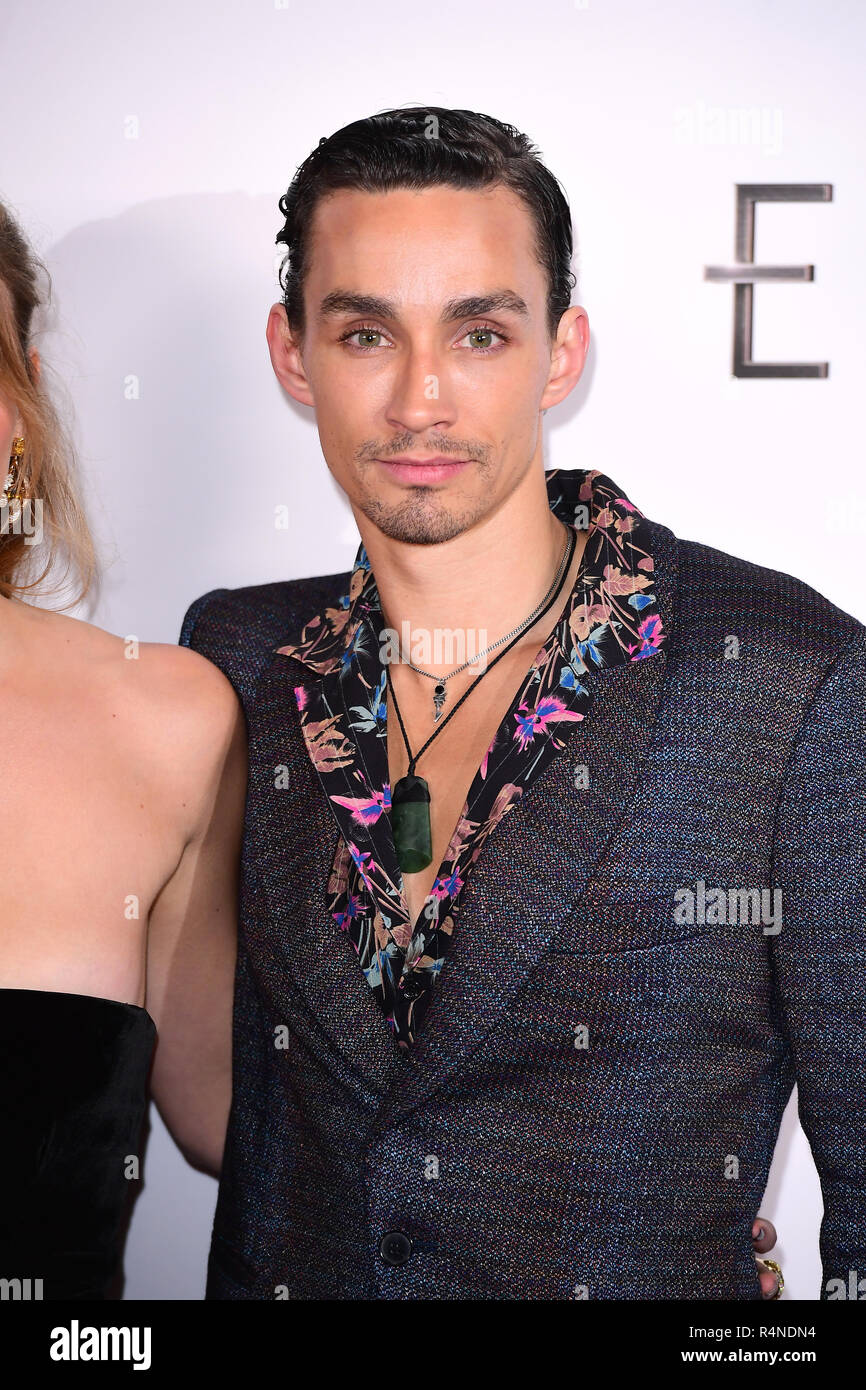 Robert Sheehan frequentando il motori mortale Premiere Mondiale tenutosi a Cineworld nel quadrato di Leicester, Londra. Foto Stock