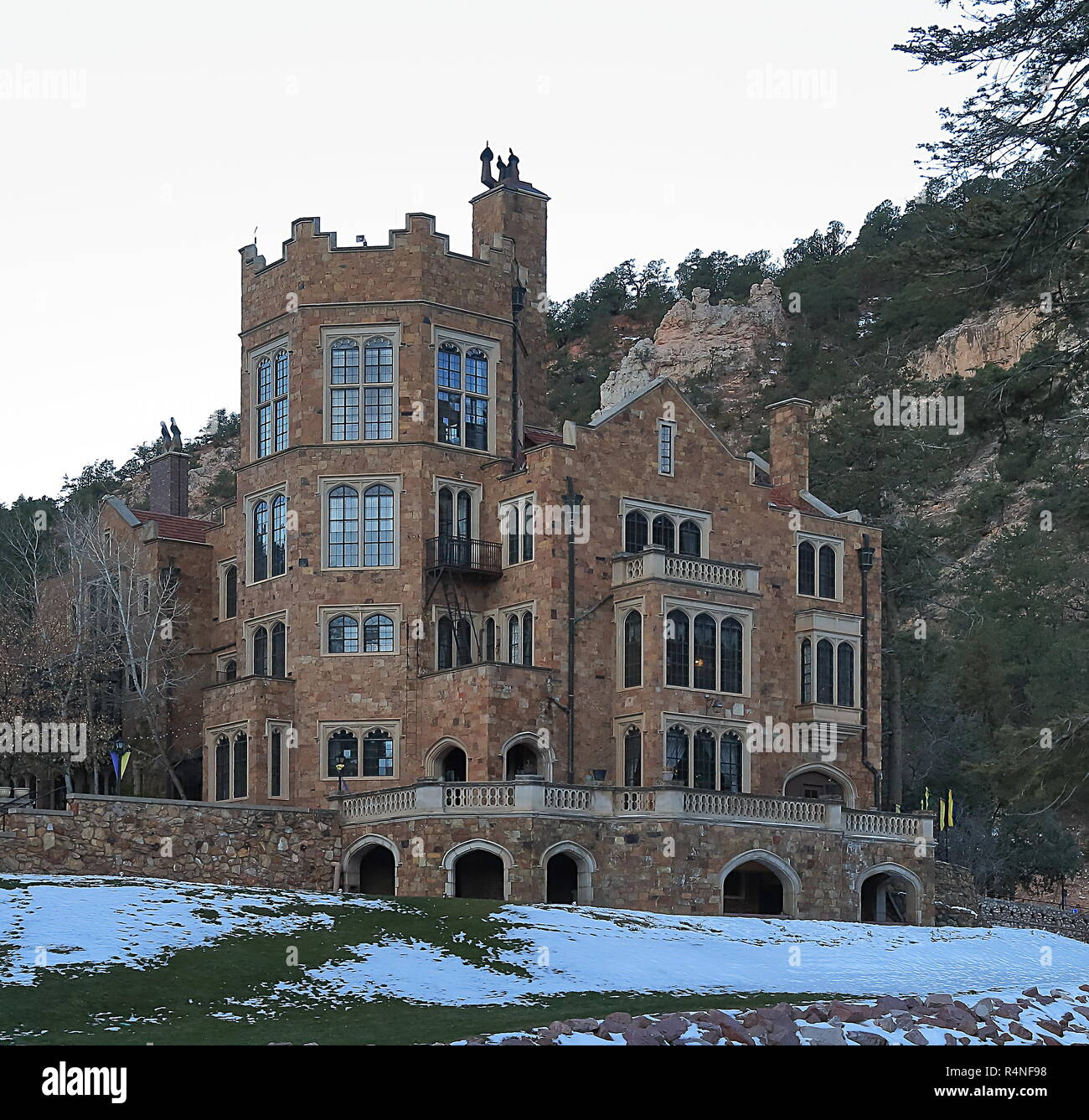 Colorado Springs, Colorado - Novembre 23, 2018: Glen nido d'Aquila - Inglese in stile Tudor Castle Foto Stock