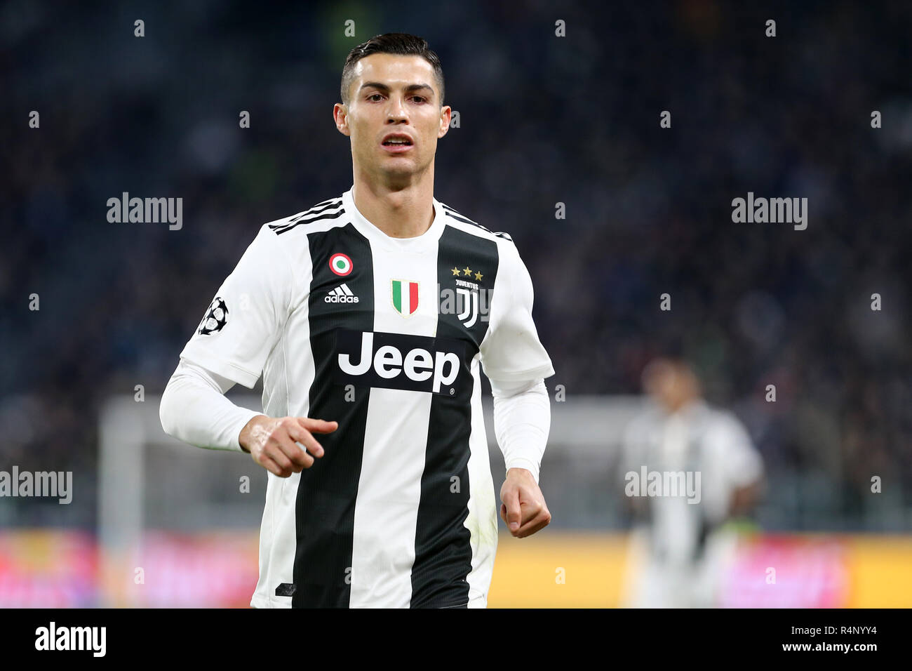 A3 Sconosciuto Paulo Dybala Juventus Italiano Contro Valencia Santi Mina Champions League Nov 2018 Calcio Poster 11633 A3-A4-A5 