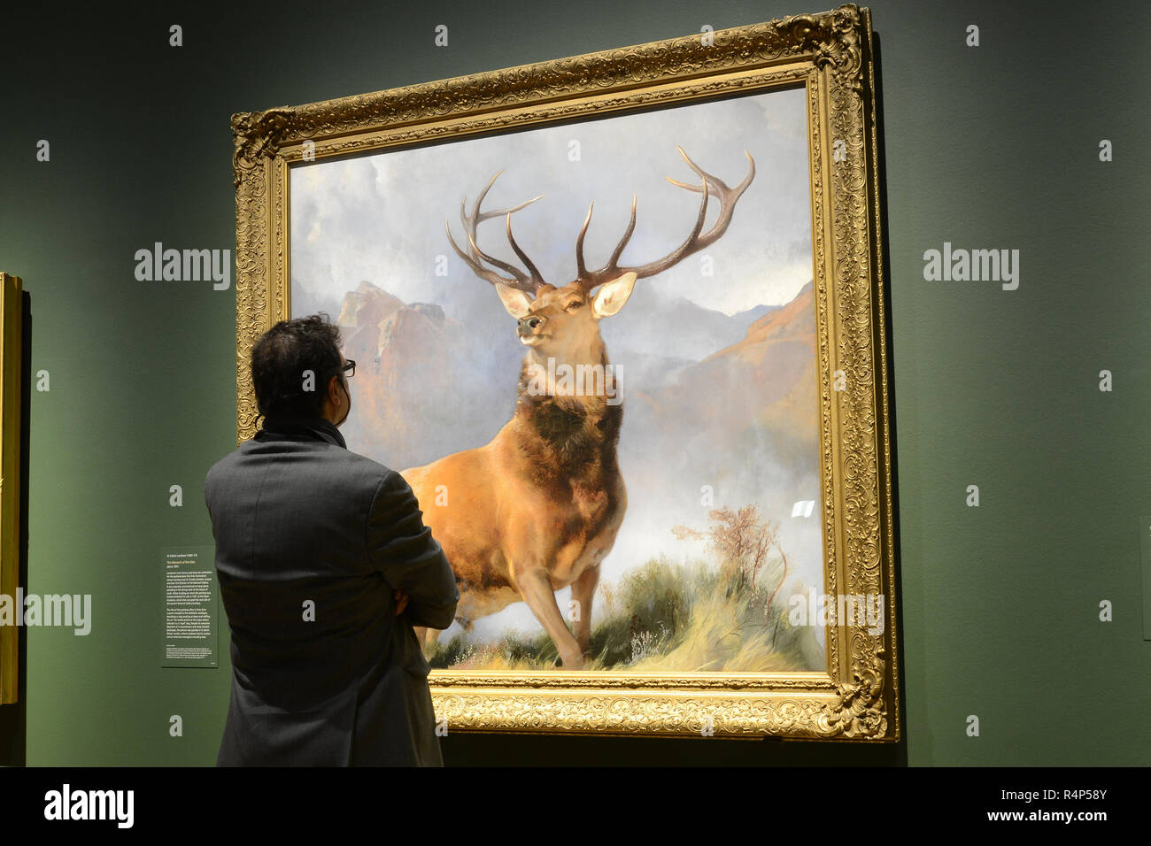 Londra, Regno Unito. 28 Novembre, 2018. Il monarca del Glen va in mostra presso la Galleria Nazionale. Dipinto intorno al 1851 da artista inglese Sir Edwin Landseer, che raffigura un royal stag ed è probabilmente il migliore del mondo animale noto dipinto. Credito: Howard Jones/Alamy Live News Foto Stock