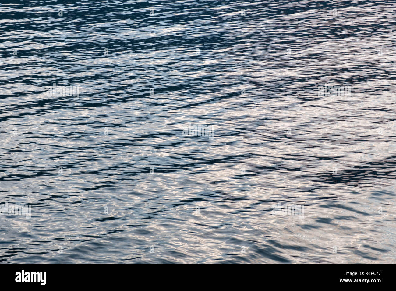 Texture di blu e ad acqua leggera onda. Sensazione di morbidezza relax e tranquillità. Foto Stock