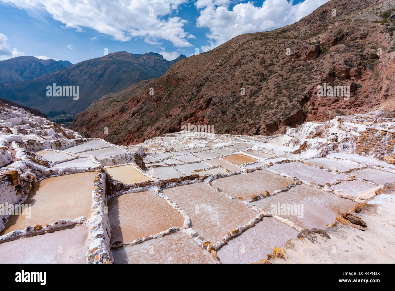 Stagni di sale a Maras in Cusco, Perù Foto Stock