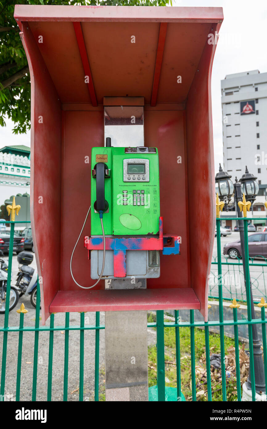 Telefono pubblico a pagamento, 2018, Ipoh, Malaysia. Foto Stock