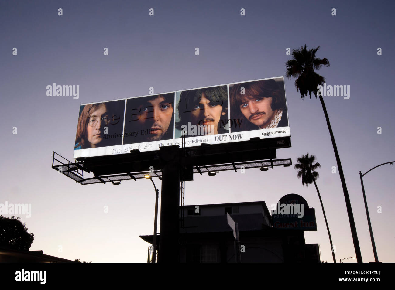 Beatles billboard promuovere re-release di album bianco su Sunset Boulevard a Hollywood, CA Foto Stock