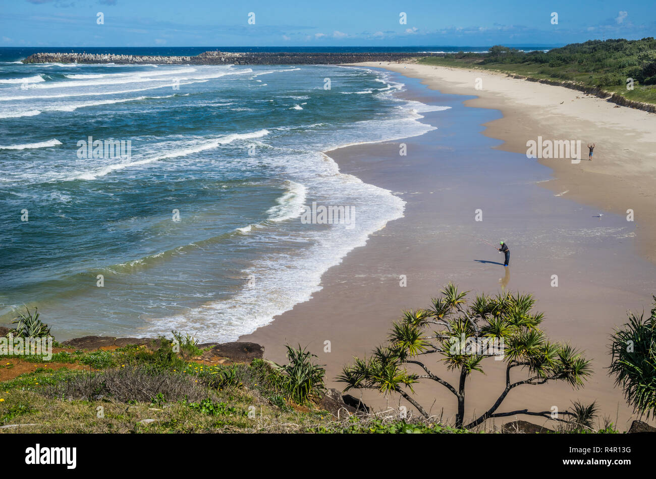 Vista della spiaggia del Faro e la Richmond estuario del fiume da Ballina Capo lookout, Est Ballina, nel nord della regione dei fiumi, Nuovo Galles del Sud, Australia Foto Stock