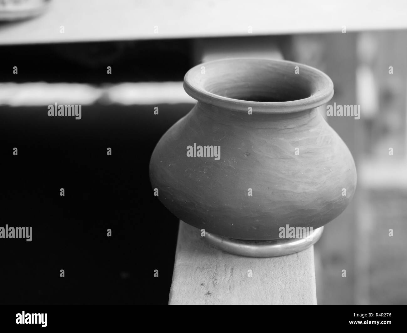 Pentola di acqua in ceramica Foto Stock