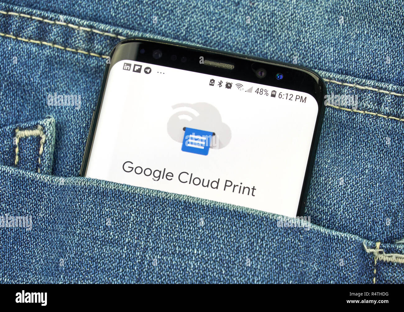 MONTREAL, Canada - 4 ottobre 2018: Google Cloud Stampa app su s8 schermo. Cloud Stampa è un servizio di Google che consente agli utenti di stampare da qualsiasi applicazione in qualsiasi c Foto Stock