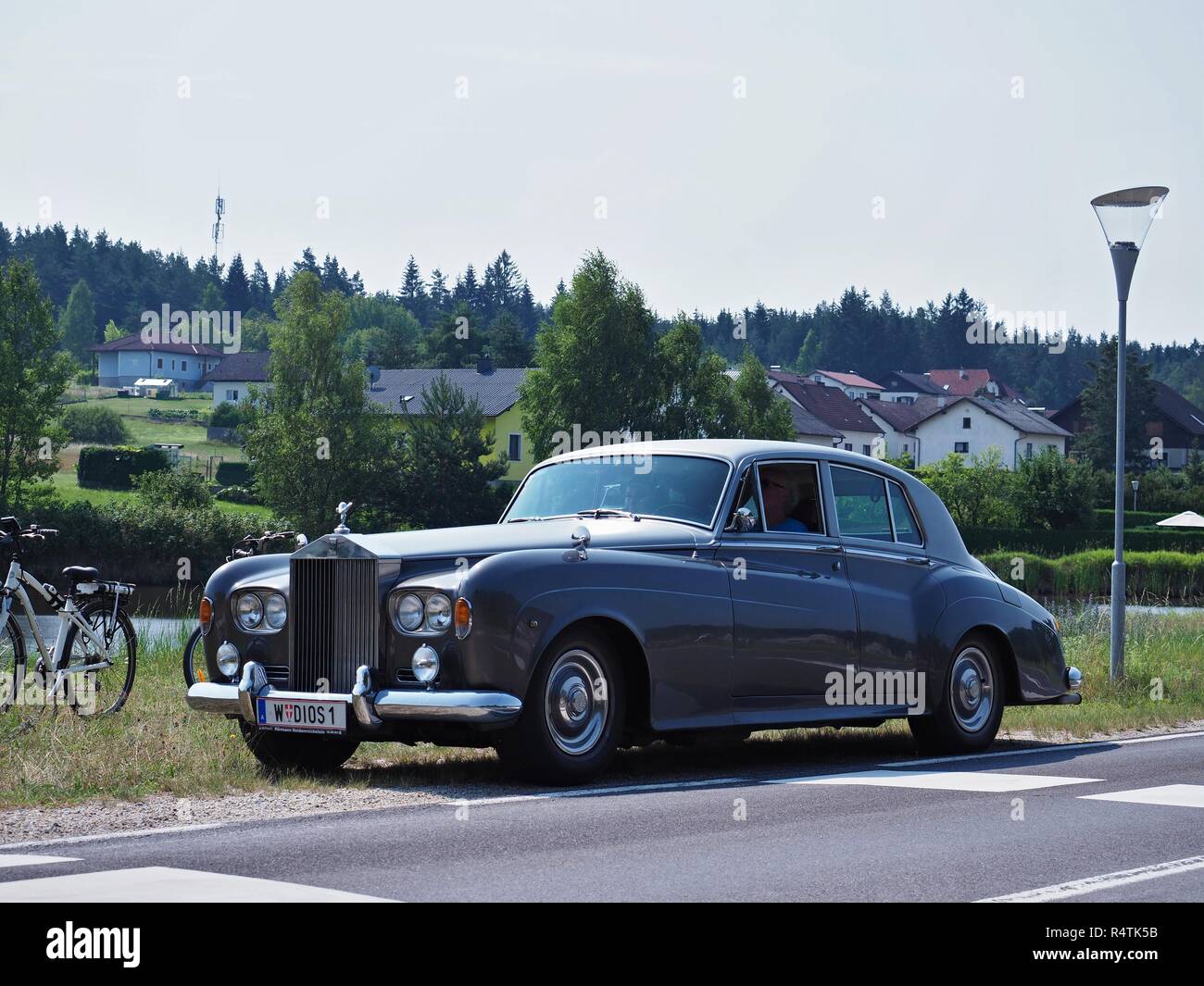 Rolls-Royce oldtimer con un austriaco numero di immatricolazione su reduci dalla convenzione in Alt-Nagelberg, Austria. (CTK foto/Krompolc Romano) Foto Stock