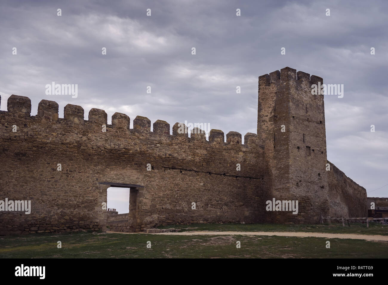 Inattaccabile di mura difensive e towerh della fortezza Akkerman o White Rock fortezza, Belgorod-Dnestrovskiy, Oblast di Odessa Foto Stock