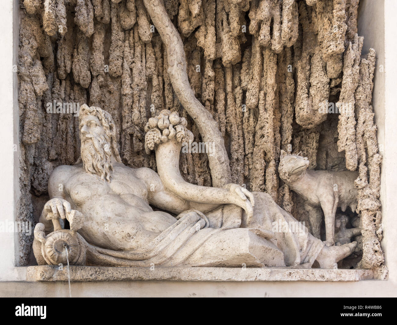Fiume Tevere, Quattro Fontane, Roma, Italia Foto Stock