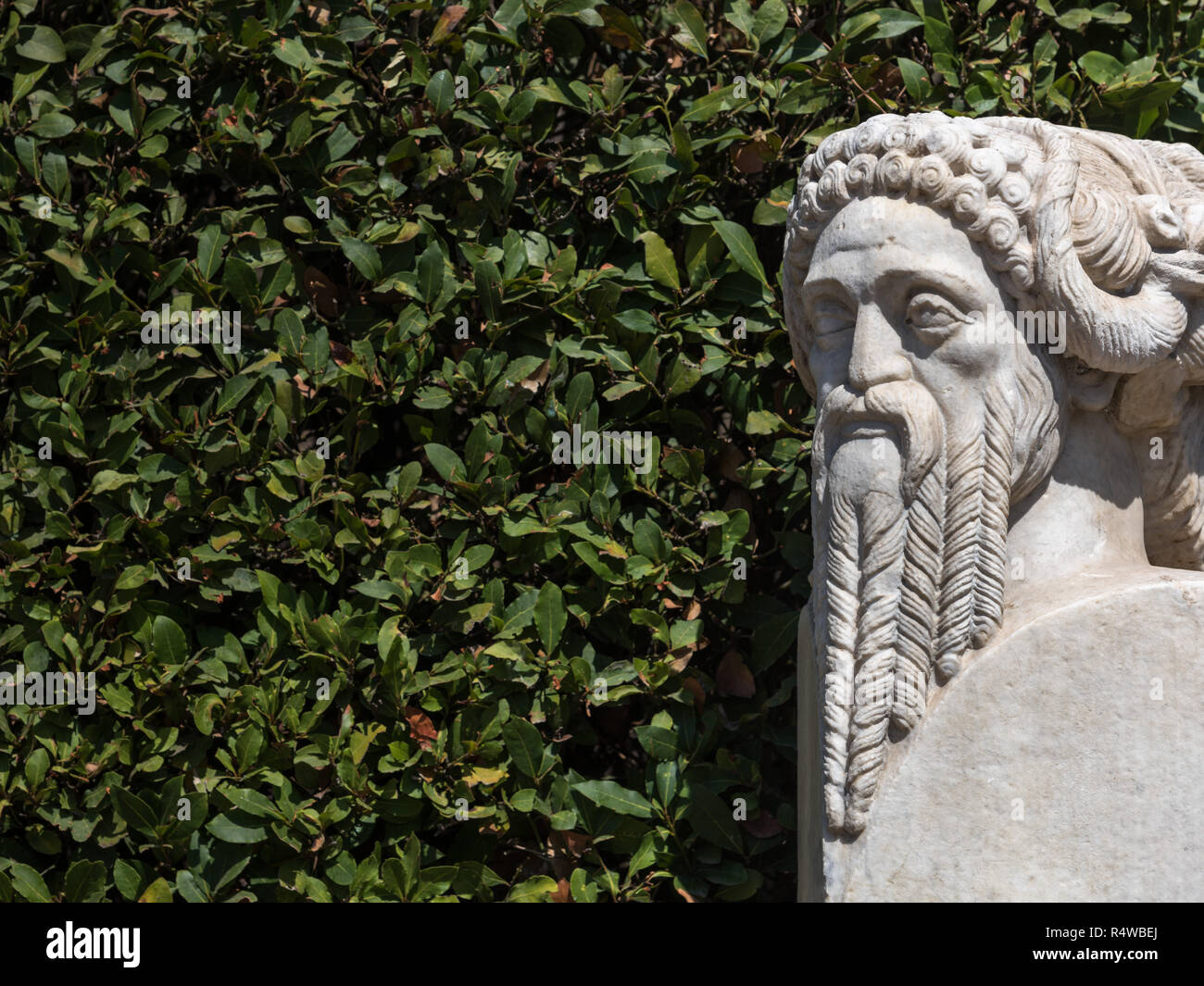 Testa di marmo scultura, Villa Medici gardens, Roma, Italia Foto Stock