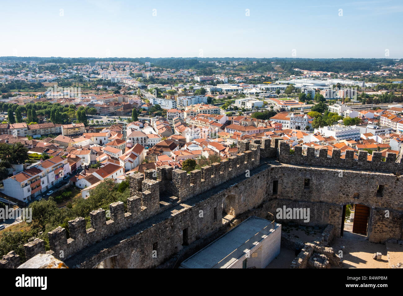 Pombal, Portogallo - 22 Settembre 2018 : Vista della città dall'interno del castello di Pombal Leiria distretto, Portogallo Foto Stock