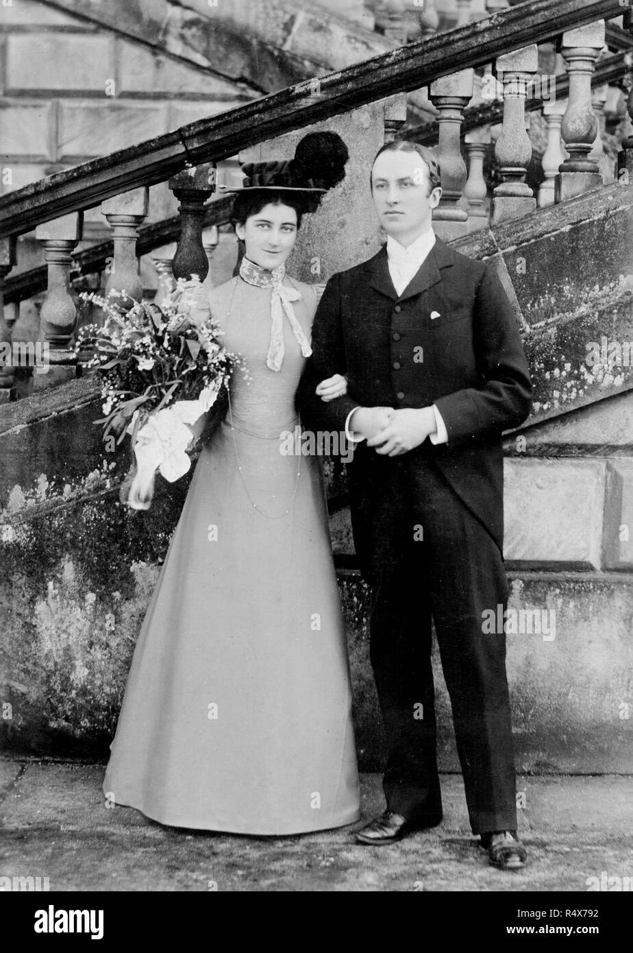 Un ritratto fotografico di Lord e Lady Curzon preso poco dopo il loro matrimonio. A Kedleston Hall. . Lord e Lady Curzon. In Inghilterra. Fonte: Photo 49/2 (19). Foto Stock