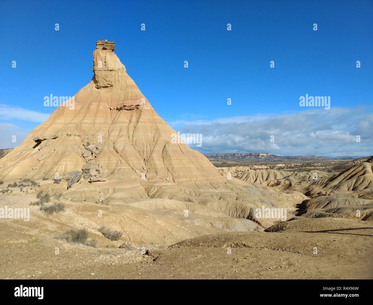 Il Castildetierra formazione geologica nel Bardenas Reales desdert badland nella regione di Navarra, Spagna Foto Stock