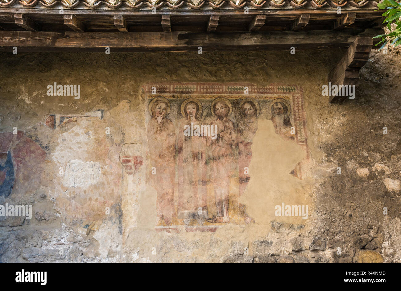 Affresco medioevale sulla parete del medievale castello scaligero di Malcesine sul Lago di Garda in Italia settentrionale Foto Stock
