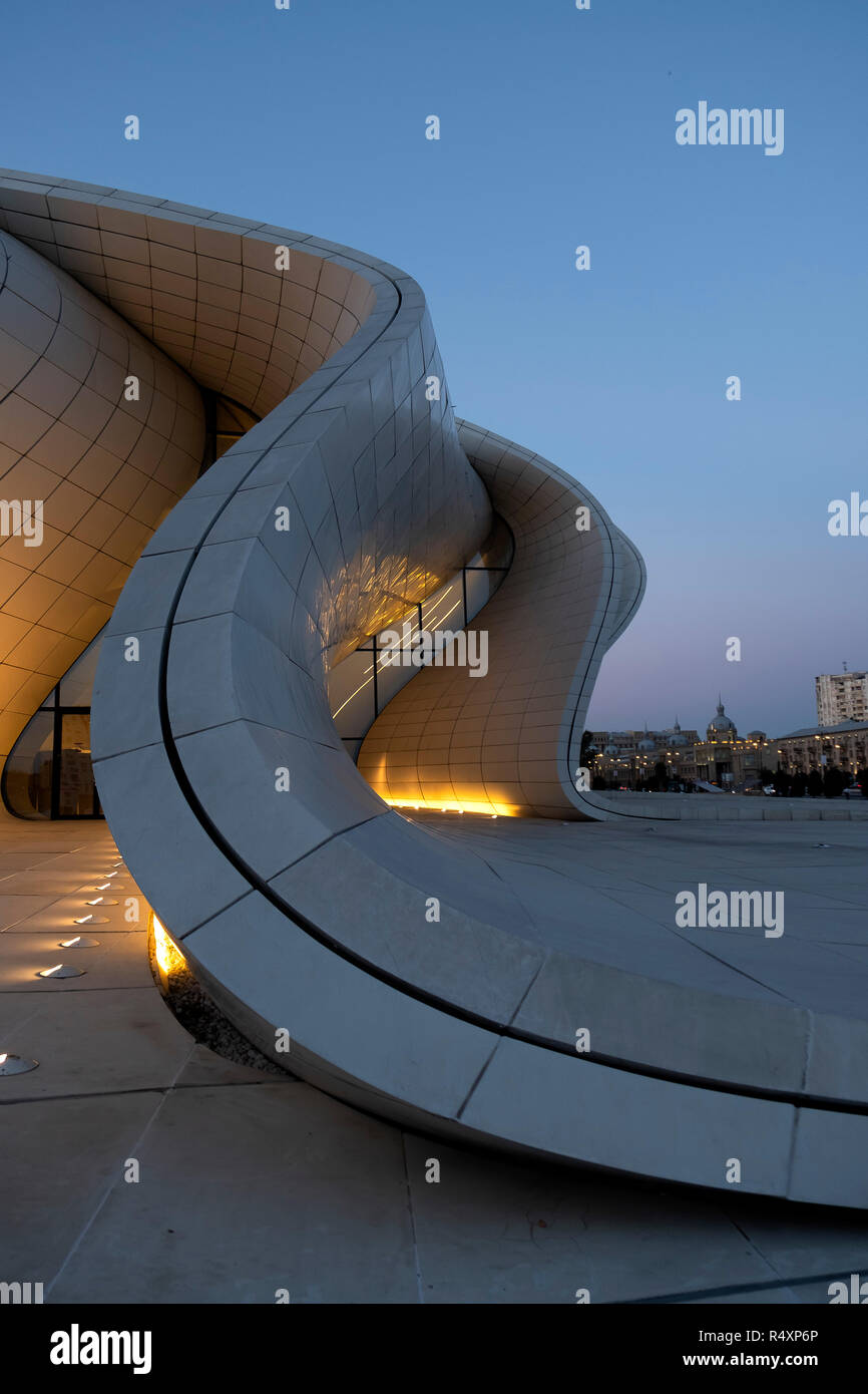 Heydar Aliyev Centro da Zaha Hadid a Baku, in Azerbaijan Foto Stock