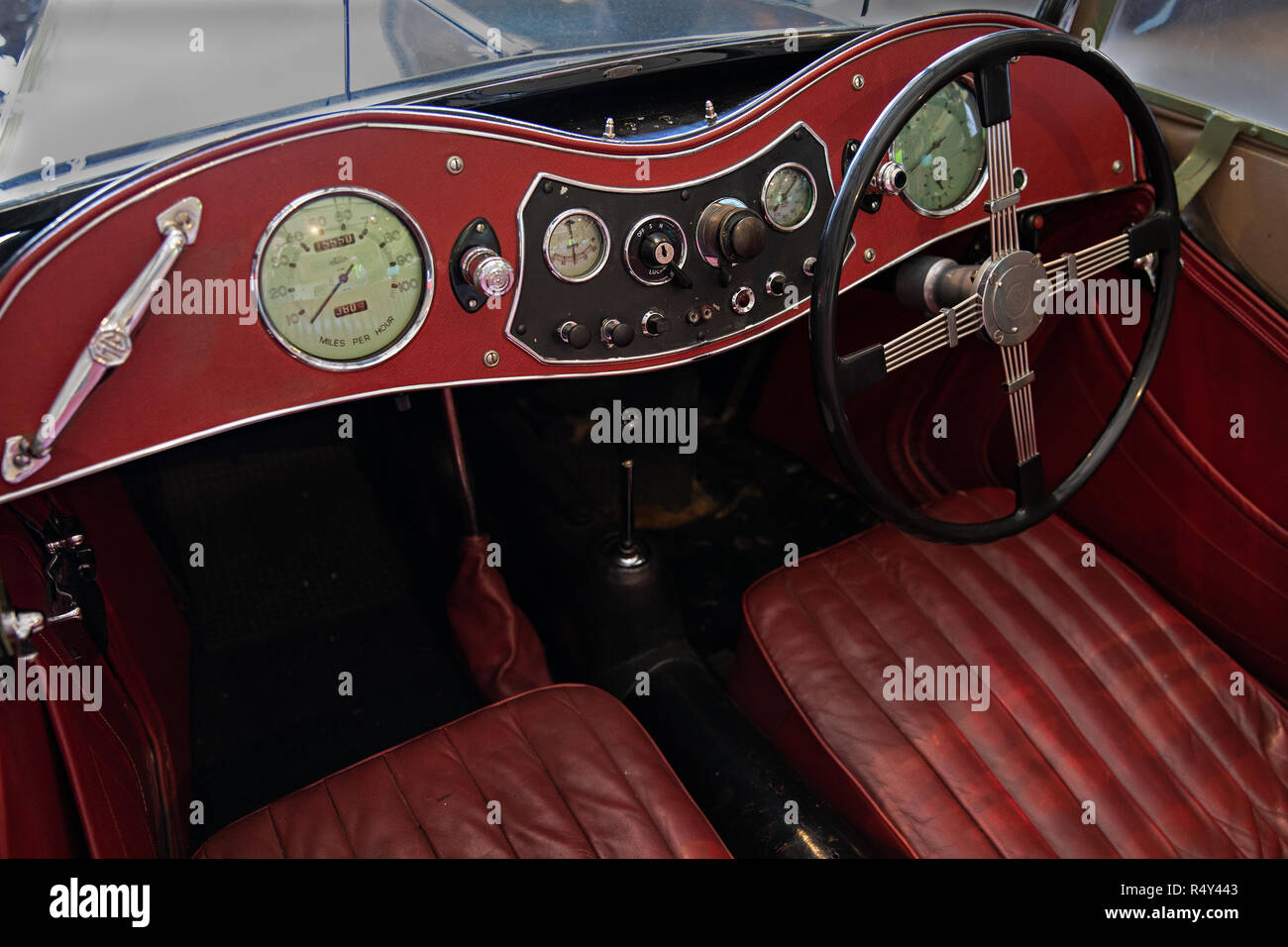 Classic car cruscotto e sterzo Foto Stock