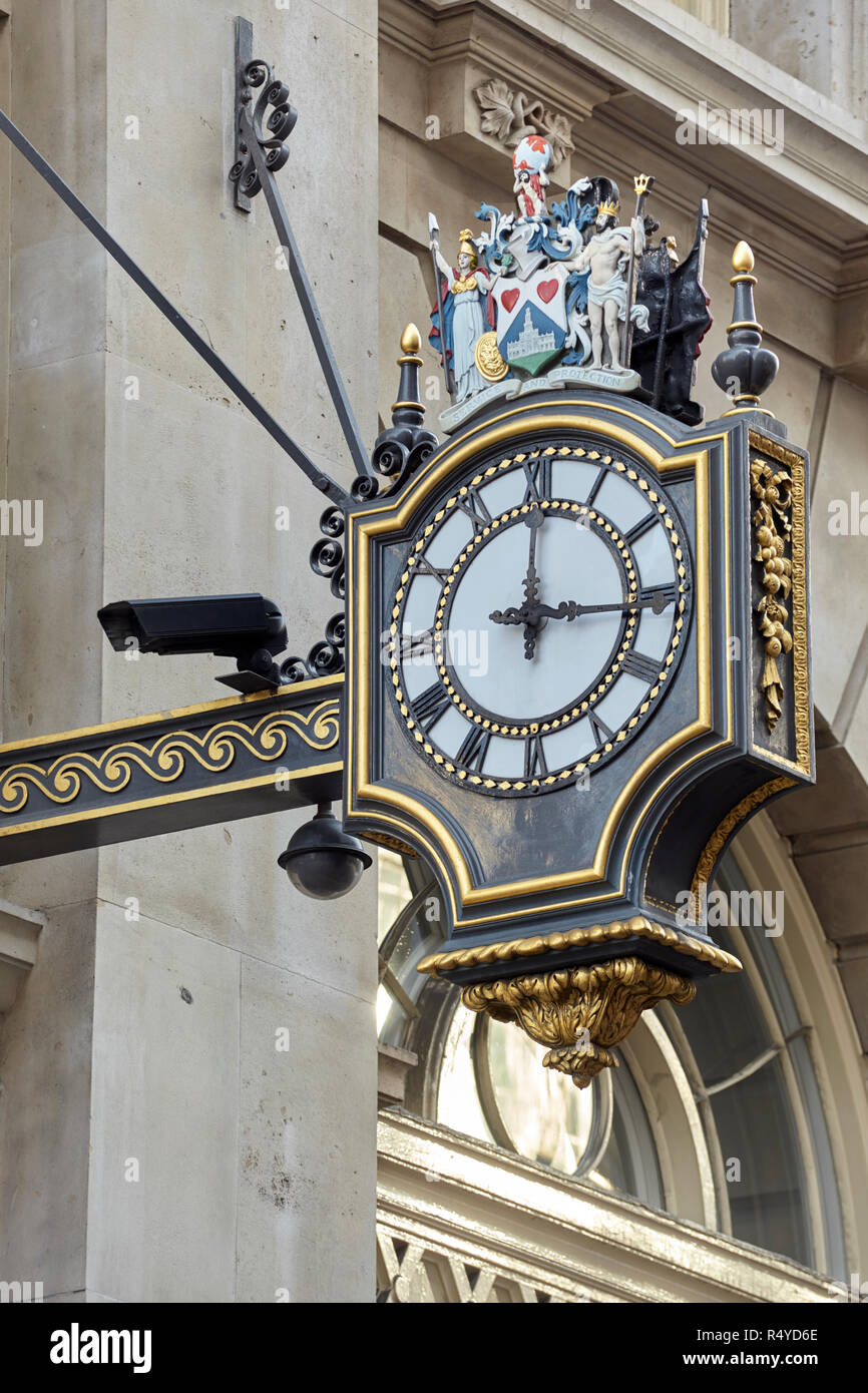 London City Clock in thread Needle Street nel quarto dopo dodici. Foto Stock