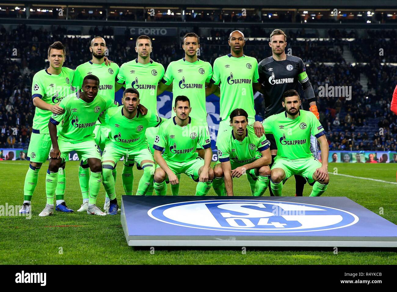 Spese di affrancatura, Portogallo. 28 Nov, 2018. firo: 28.11.2018, calcio, Champions League, stagione 2018/2019, fase di gruppo, FC Porto - Schalke 04 foto del team, MAnnschafstfoto | Utilizzo di credito in tutto il mondo: dpa/Alamy Live News Foto Stock