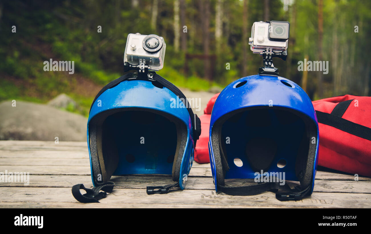Dettaglio shot con azione telecamera montata su un casco sportivo Foto  stock - Alamy