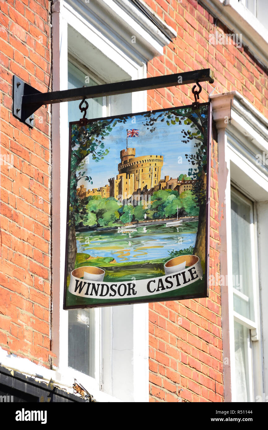 Pub segno, il Castello di Windsor, Lanark posto, Little Venice, Maida Vale, City of Westminster, Greater London, England, Regno Unito Foto Stock