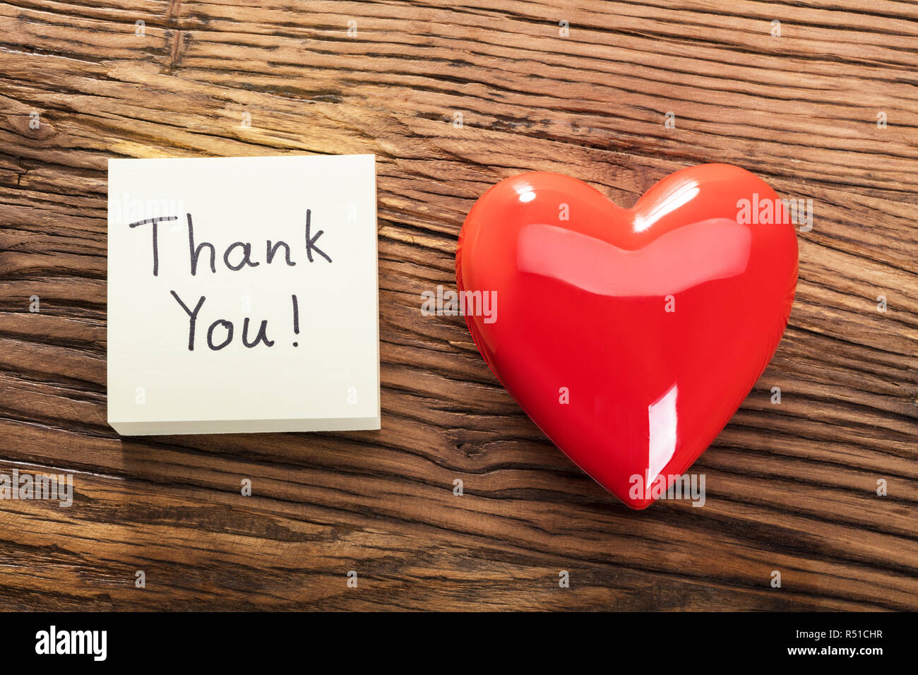 Nota di ringraziamento con il cuore Foto stock - Alamy