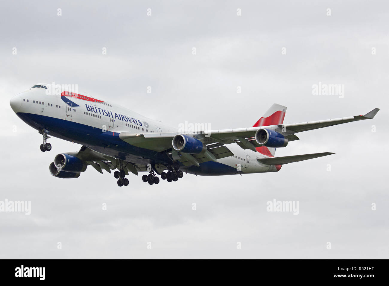 British Airways Boeing 747-436 G-CIVR l'atterraggio all'Aeroporto di Londra Heathrow Foto Stock